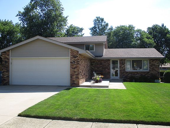 2nd image of 1012 Flamingo Ln