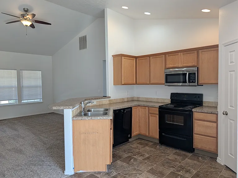 5320 Dynasty Ave — Photo 3