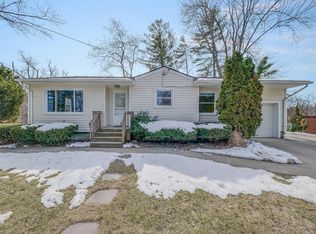 316 Riverside Dr, Manchester, MI 48158
