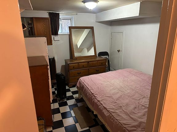 5th image of 752 Midland Ave