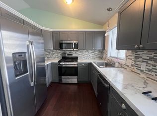 1413 Amberly Dr SE, Grand Rapids, MI 49508