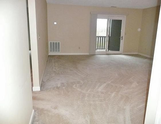 3rd image of 600 Fleetwood Dr APT 203