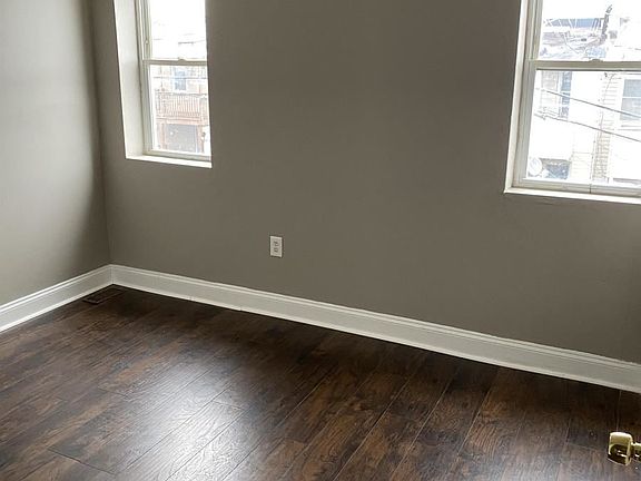 0004_243550821_large (1)