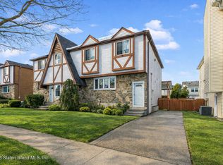 359 Gurley Ave, Staten Island, NY 10308