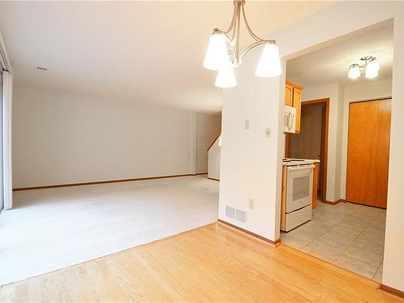 5th image of 3 Monmouth Dr