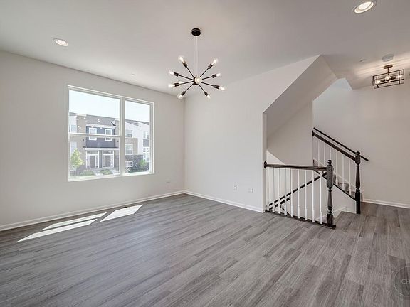 3rd image of 29W704 Cambridge Ct