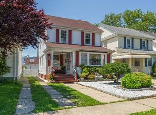 92-56 216th St, Queens Village, NY 11428