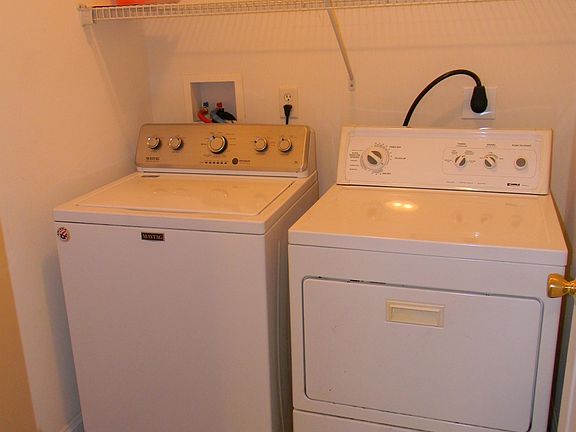 5th image of 104 W Shore Dr