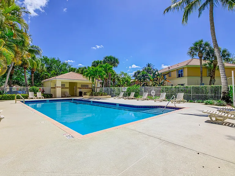 446 Rainbow Springs Ter — Photo 14