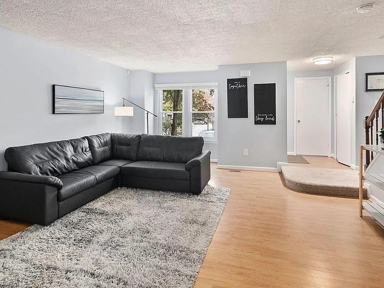 8717 Ridge Rd — Photo 4