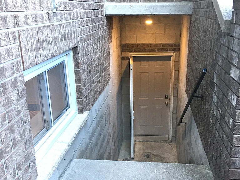 71 Stockdale Cres — Photo 9