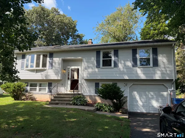 107 Tanglewood Drive, Hamden, CT 06518