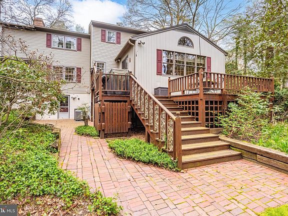 5th image of 516 Indian Ln