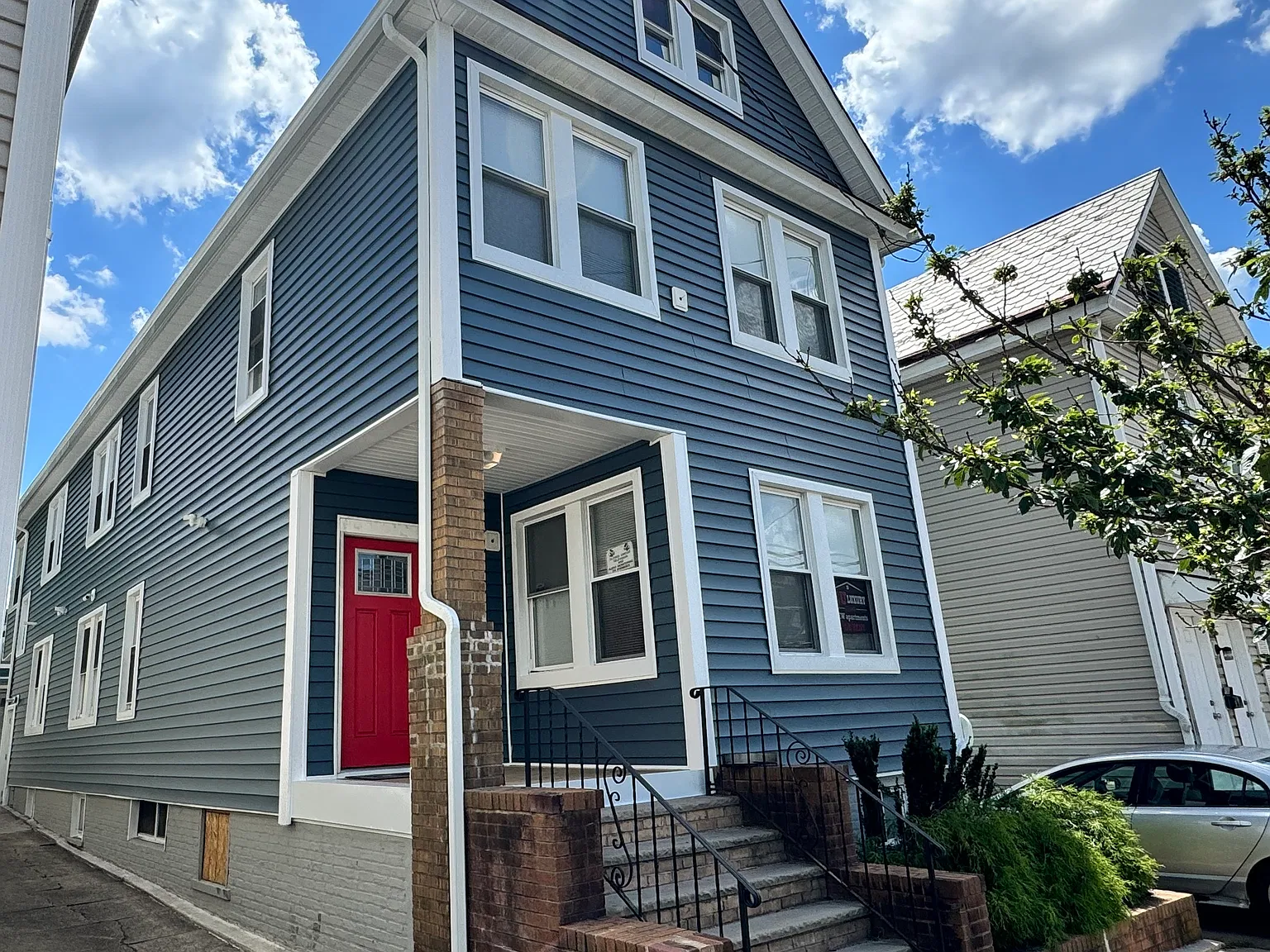 4 bed, 1450 sqft, $4,950 — Photo 1