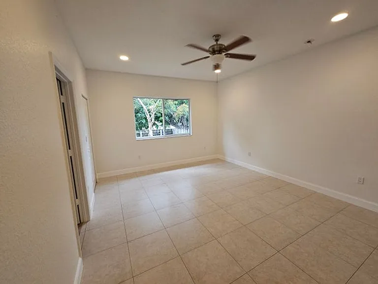 743 NW 2nd Ave — Photo 5