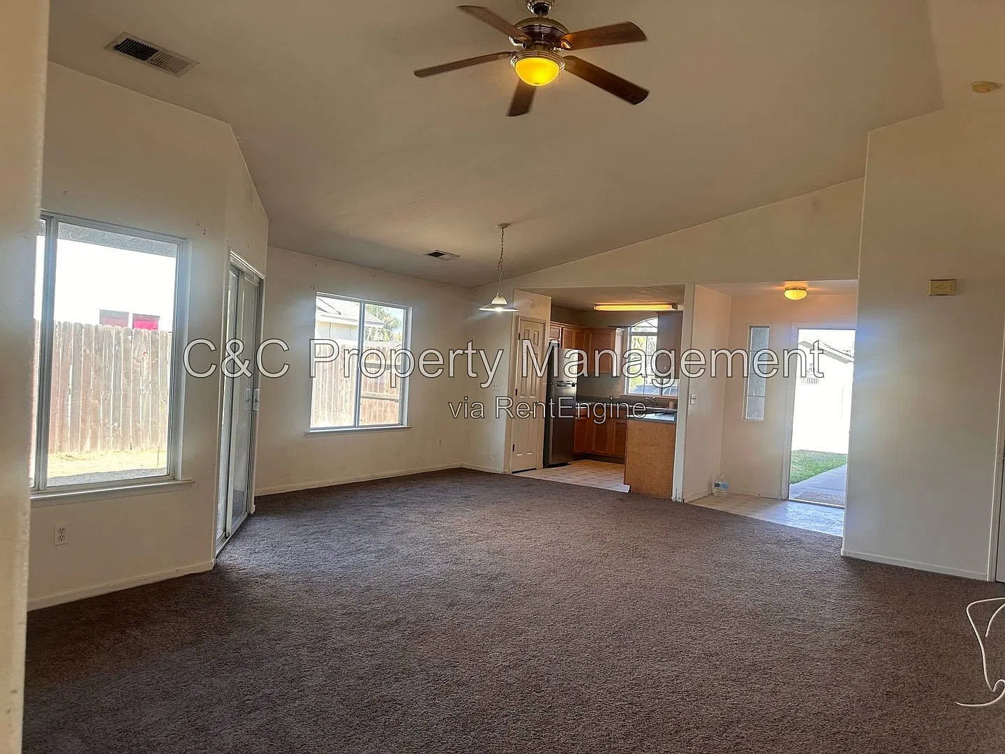 4 bed, 2.0 bath, 1422 sqft, $2,300 — Photo 4