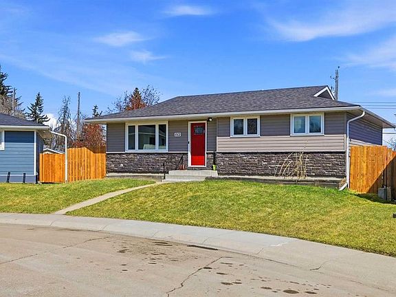 3rd image of 1012 SW Riddell Pl SE