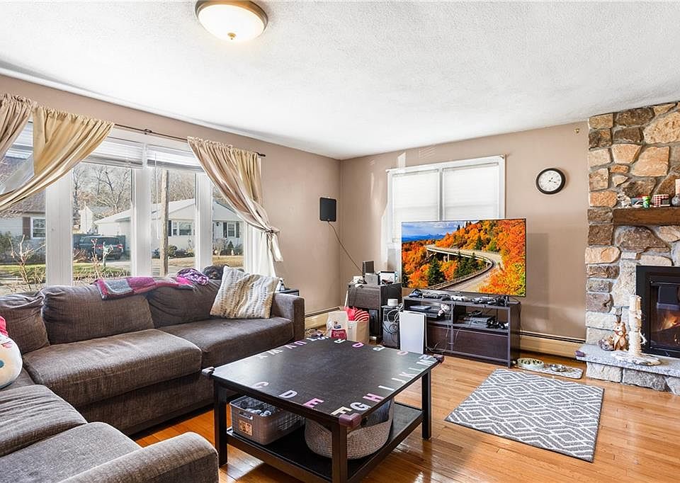 173 Bryant St, Cumberland, RI 02864 Zillow