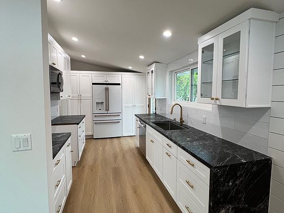 4th image of 7806 Kentland Ave