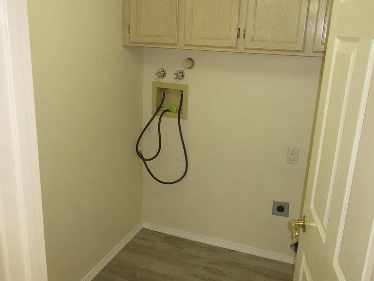 2111 Corte Del Caballo NW — Photo 12