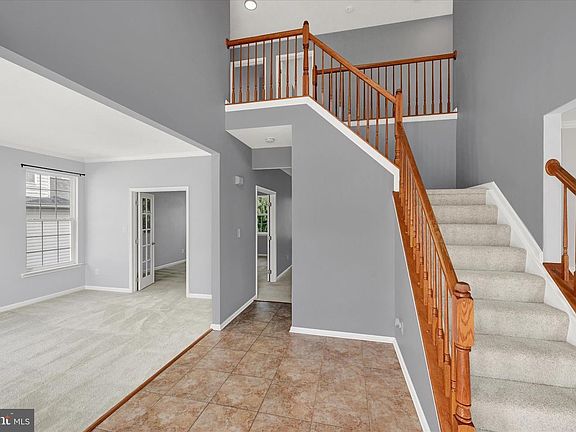 4th image of 222 Oak Valley Dr