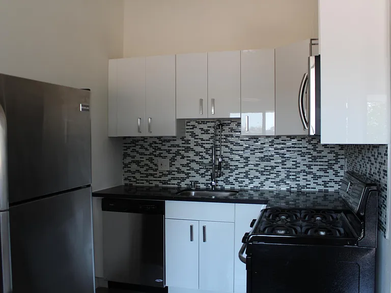 1240 Vin Scully Ave #3 — Photo 3