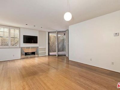 750 N Kings Rd APT 120, Los Angeles, CA, 90069