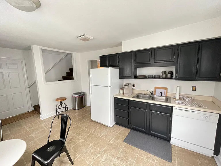 2613 Westwood Dr — Photo 12