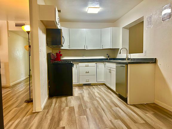 5th image of 1808 Columbia Dr SE