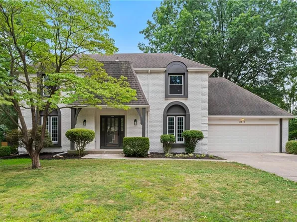 2117 W 120th St, Leawood, KS 66209
