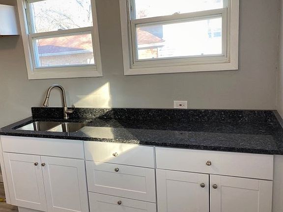 5th image of 7405 S Blackstone Ave