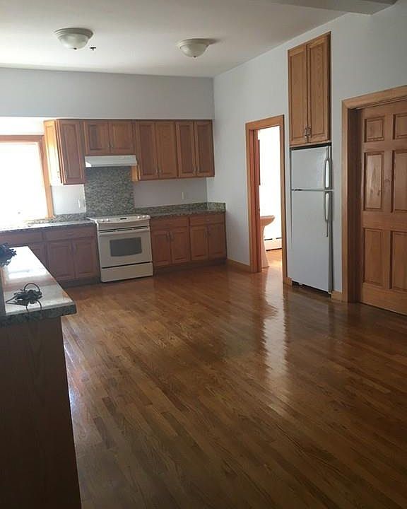 1st image of 3 Tremont St APT 1R