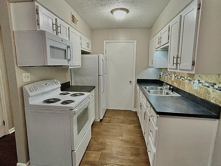 5502 Delmaria Way #6 — Photo 6