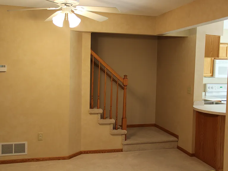 3902 Meadow Brook Ct — Photo 6