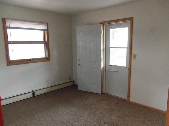 2nd image of 1821 G St APT 5