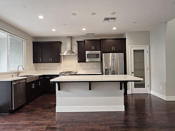 2nd image of 409 10th St