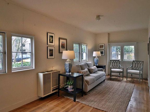 4th image of 1080/1082 College Ave