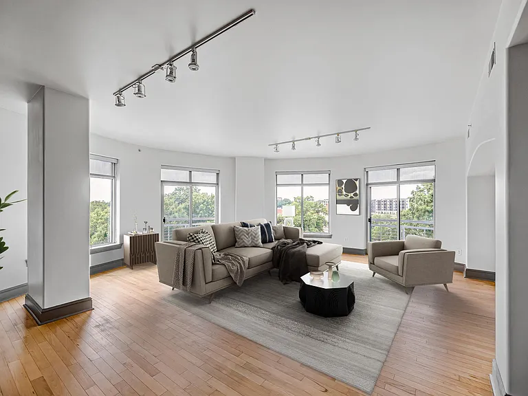 The Residence at Southpark — Photo 5