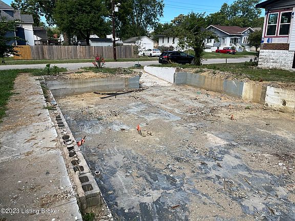 4th image of 4633 S 1st St