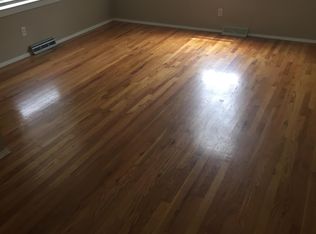 1043 S 4th St, Saint Charles, MO 63301