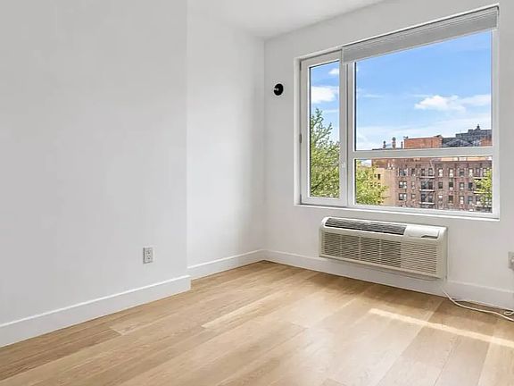 5th image of 1050A President St #5E