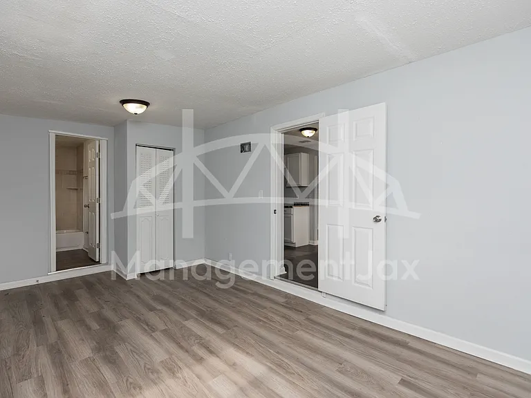 2661 W 25th St — Photo 20