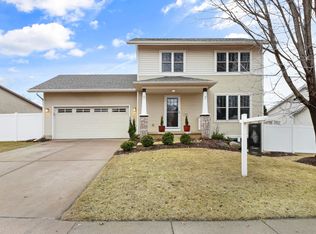 5405 Golden Leaf Trl, Madison, WI 53704