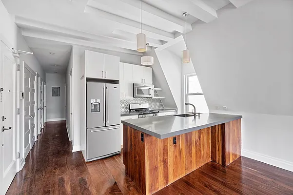 Rented by Corcoran | media 22