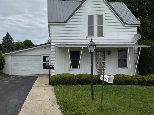 207 4th St, Mineral Point, WI 53565