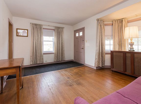 4th image of 4344 N Mulligan Ave