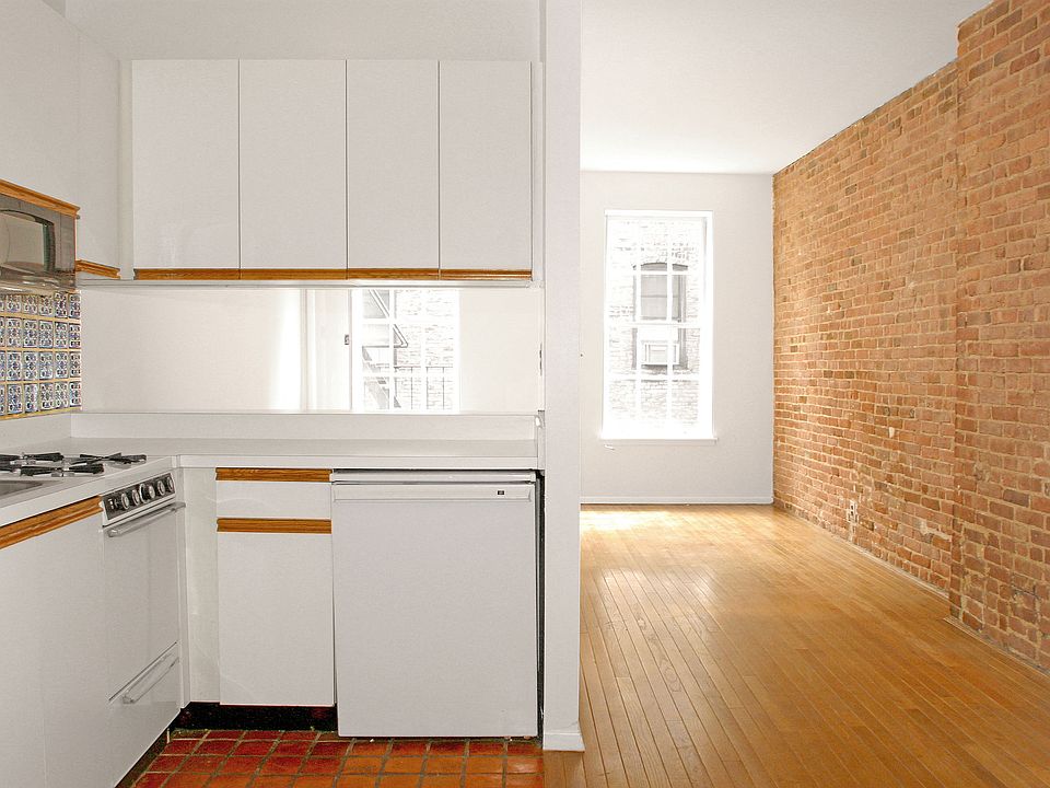 2nd image of 322 E 81st St APT 4RW