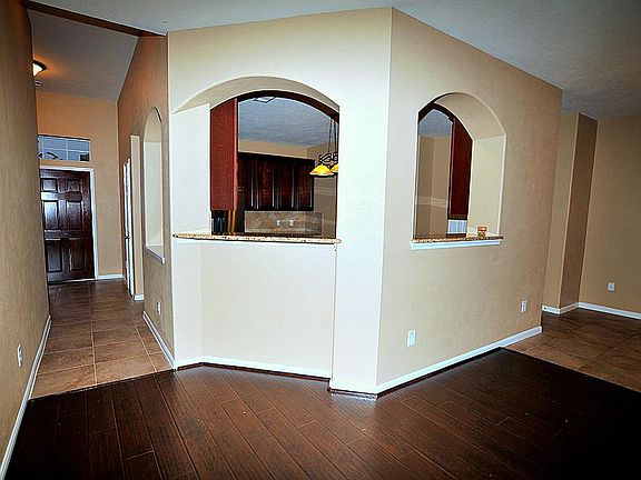 4th image of 4462 Gerona St