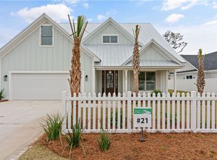 506 Conservation Dr, Saint Simons Island, GA 31522