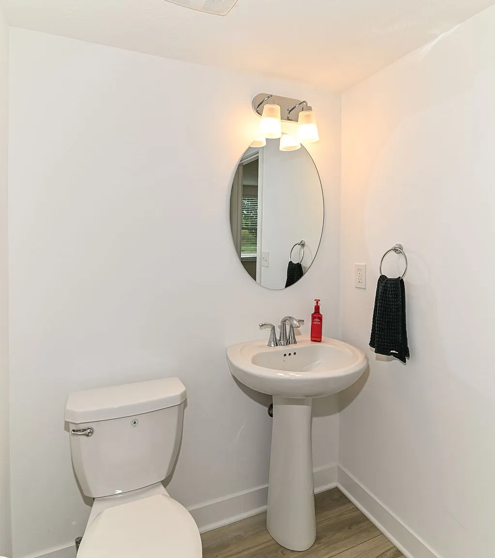 3 bed, 2273 sqft, $2,795 — Photo 2